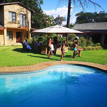 Hoyohoyo Chartwell Lodge Johannesburg Bagian luar foto