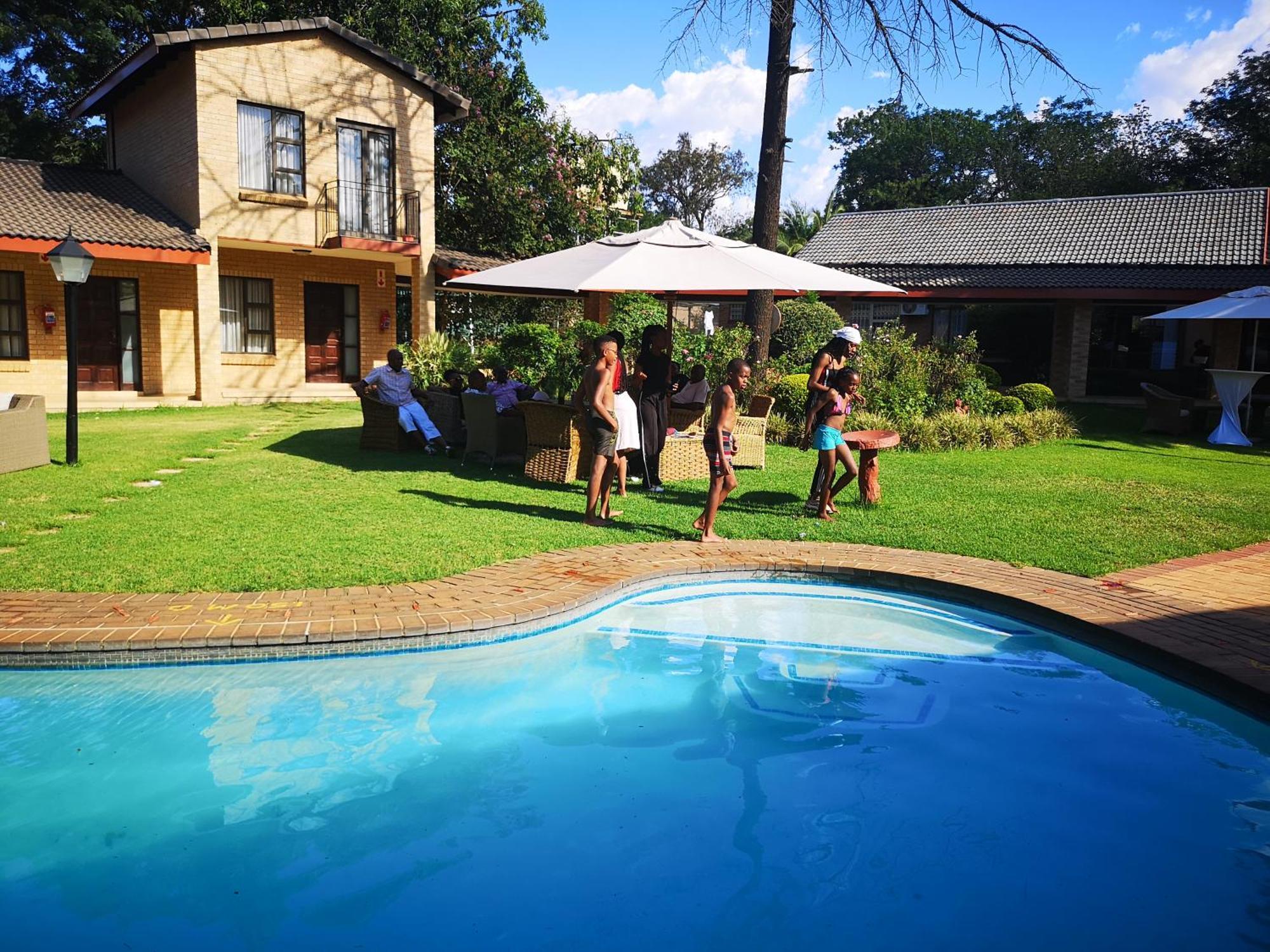 Hoyohoyo Chartwell Lodge Johannesburg Bagian luar foto