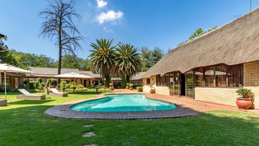 Hoyohoyo Chartwell Lodge Johannesburg Bagian luar foto